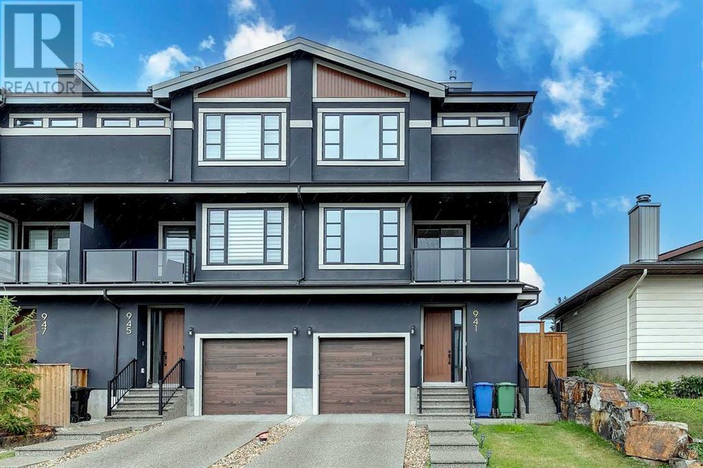 Property at 941 38 Street SW image 1