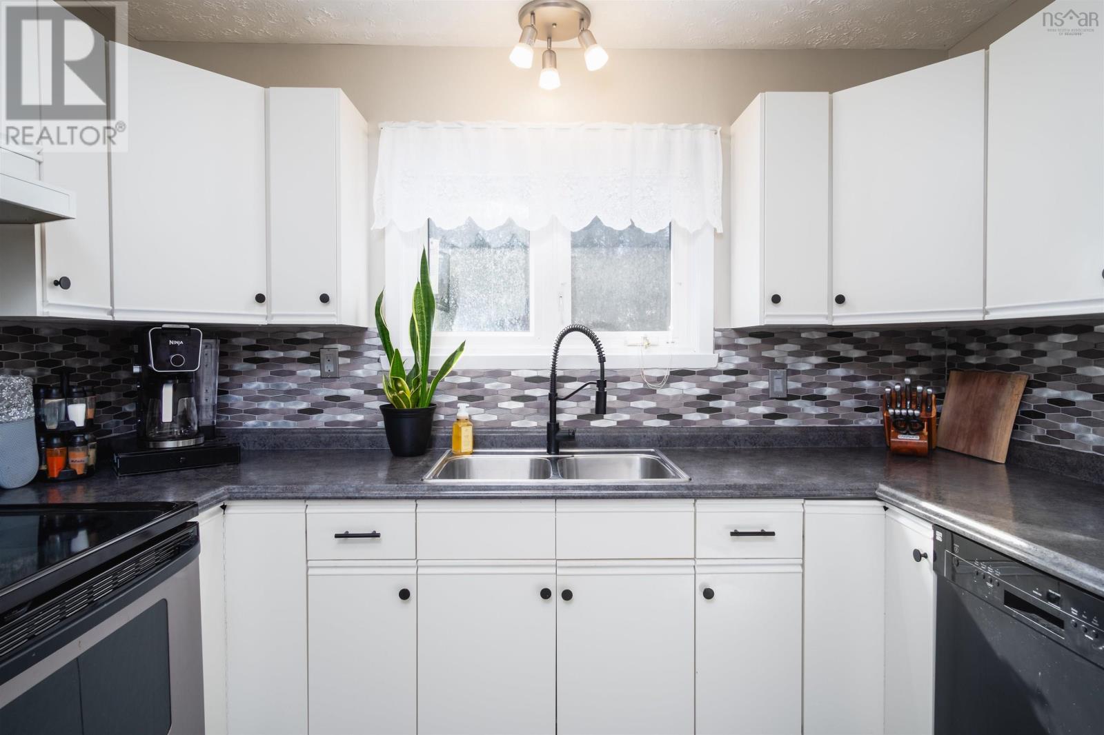 27 Summit Drive, Port Hawkesbury, Nova Scotia  B9A 3A1 - Photo 14 - 202503417