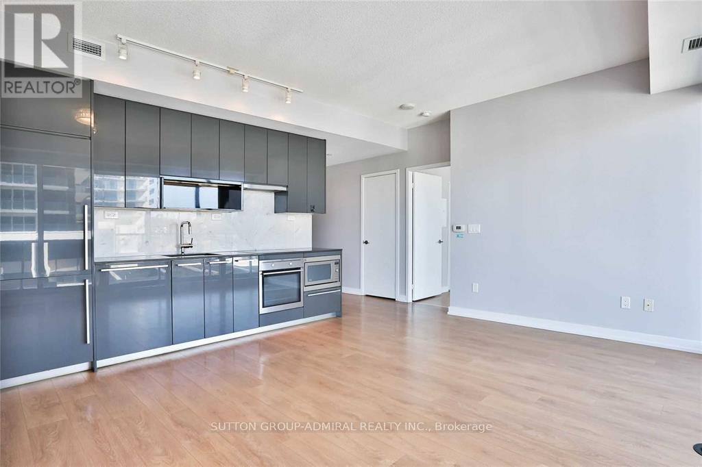 512 - 115 Mcmahon Drive, Toronto, Ontario  M2K 2X9 - Photo 7 - C11994581