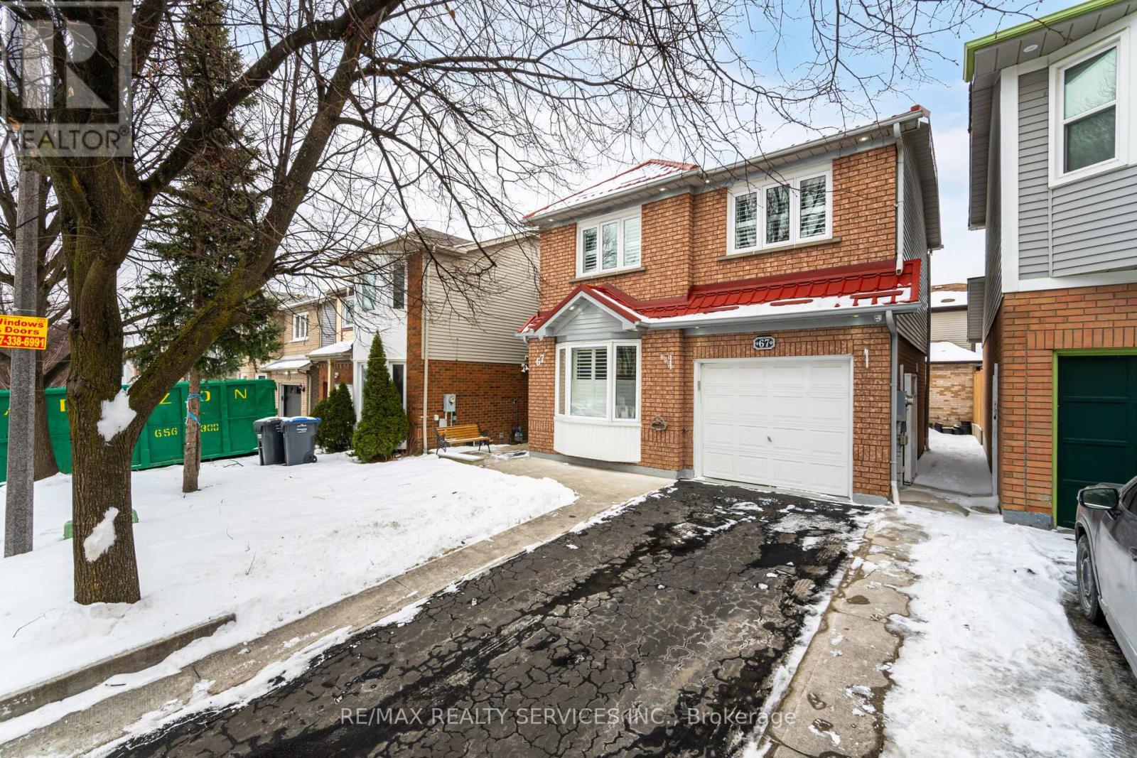 67 Stoneledge Circle, Brampton, Ontario  L6R 1G8 - Photo 5 - W11991766