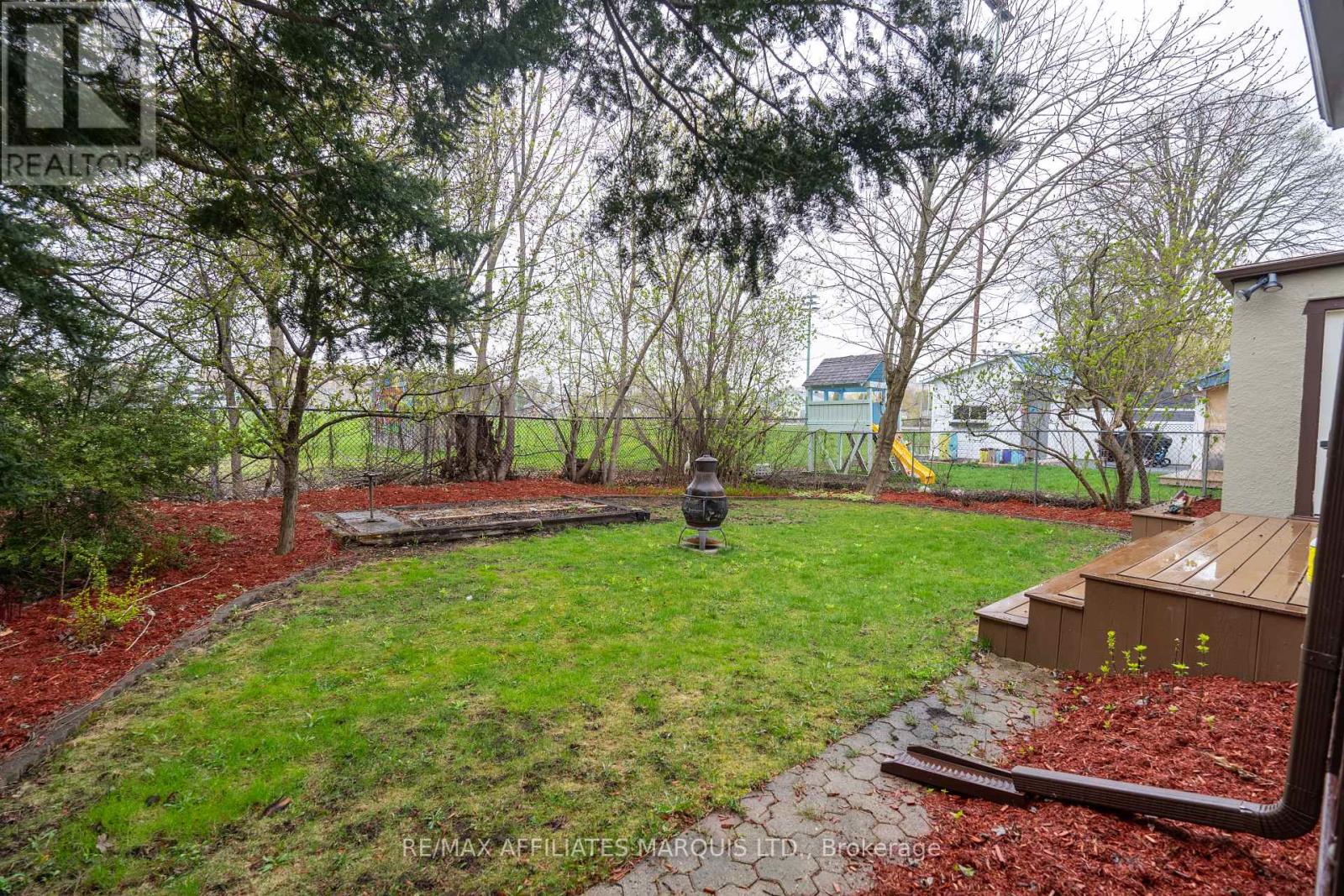 Property at 9 OLD ORCHARD AVENUE image 5