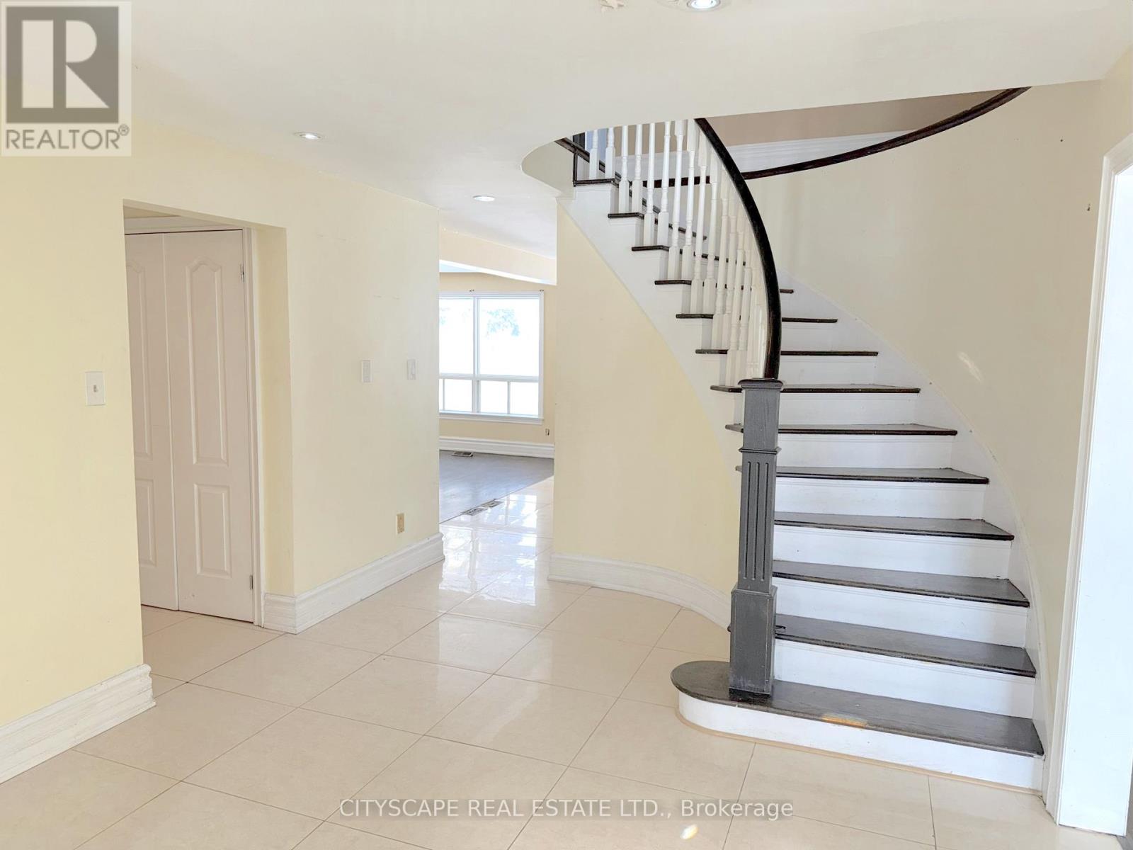 Property at 22 NOTTINGHAM CRESCENT image 4