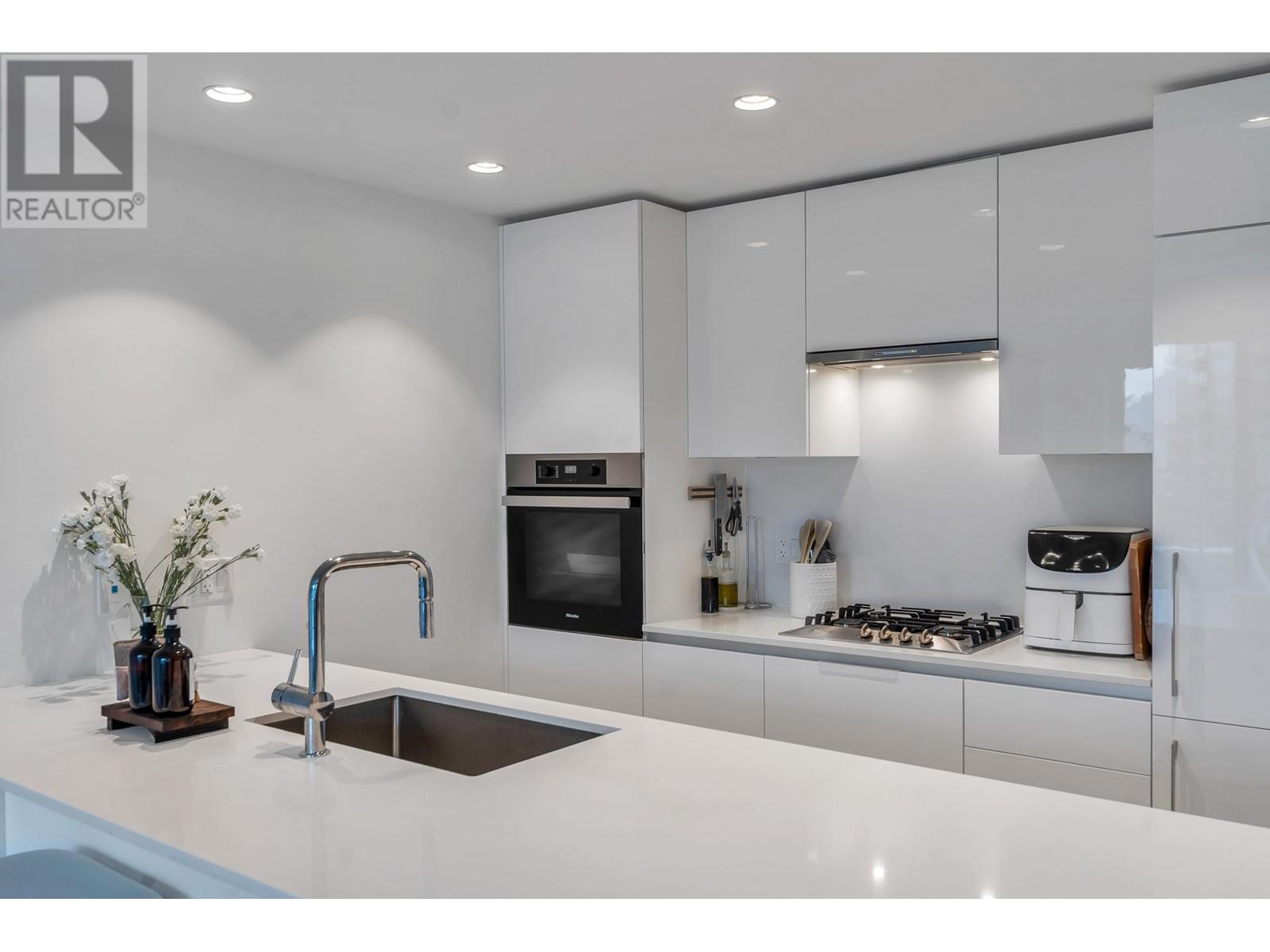 Listing Picture 12 of 40 : 607 5766 GILBERT ROAD, Richmond / 烈治文 - 魯藝地產 Yvonne Lu Group - MLS Medallion Club Member