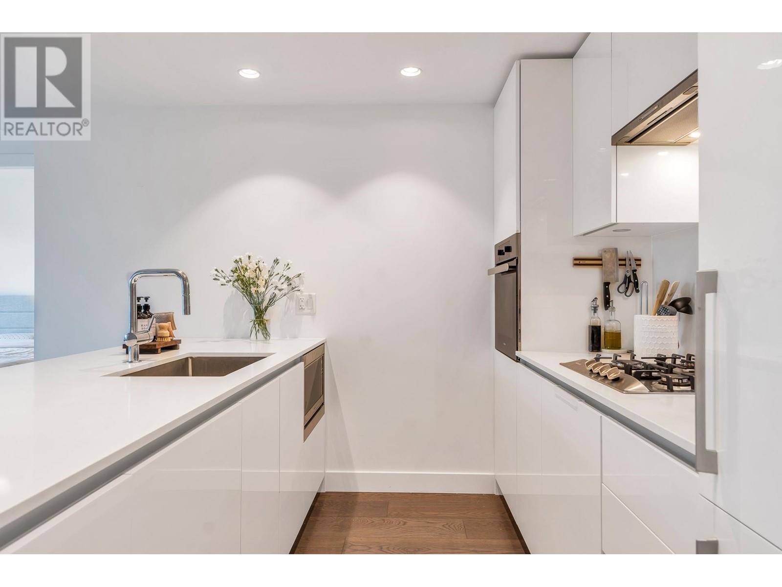 Listing Picture 7 of 40 : 607 5766 GILBERT ROAD, Richmond / 烈治文 - 魯藝地產 Yvonne Lu Group - MLS Medallion Club Member