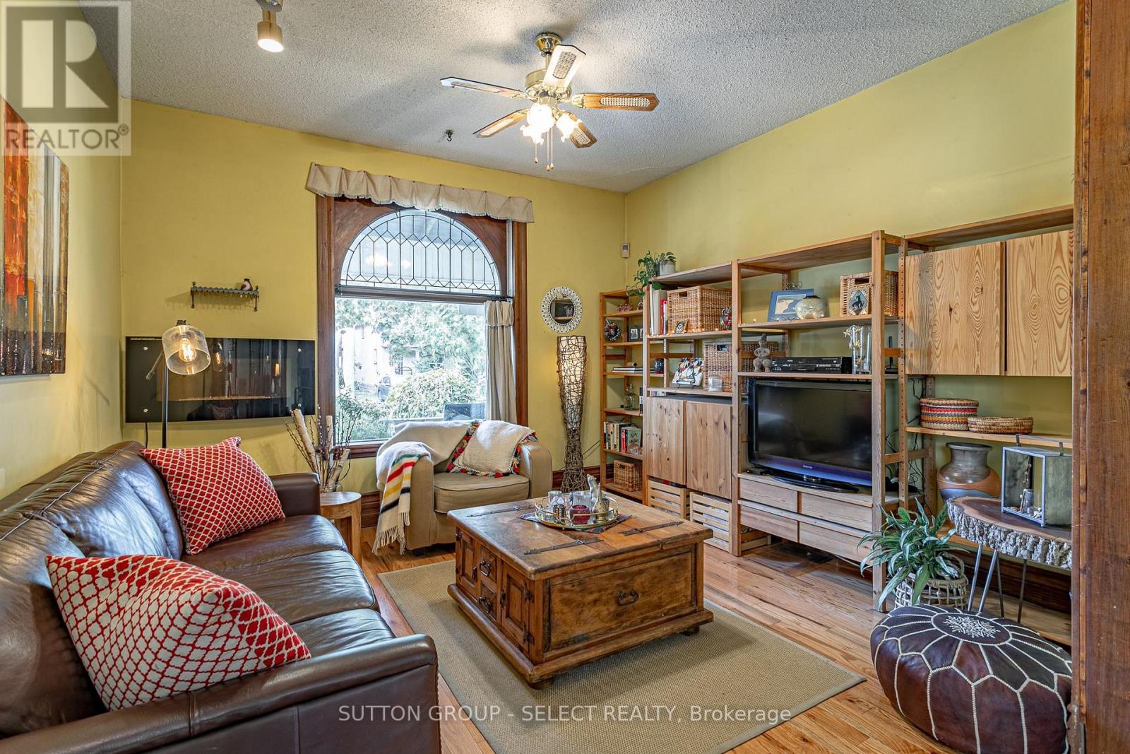 Photo 10 of 33 for 793 Lorne Avenue