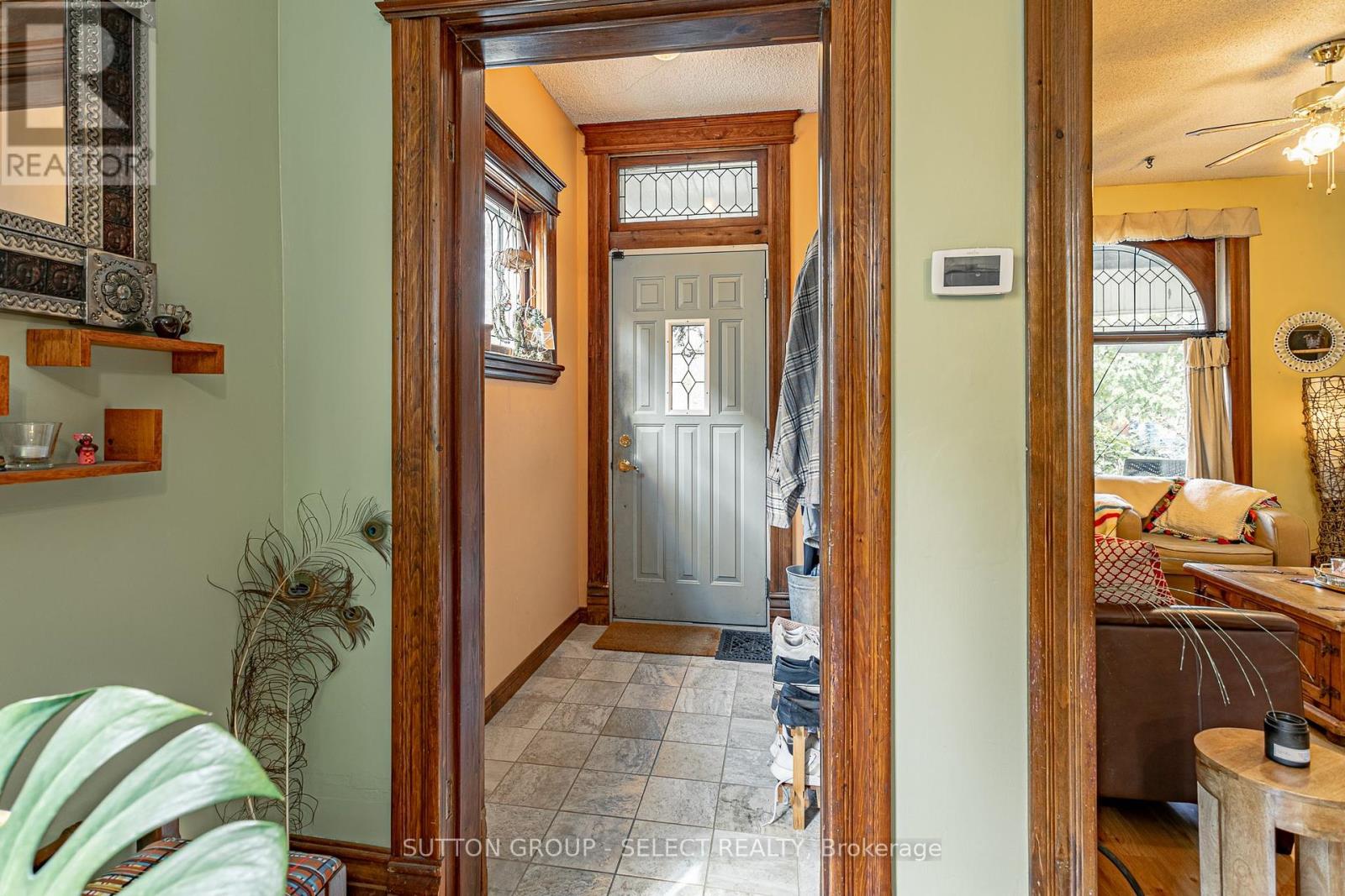Photo 6 of 33 for 793 Lorne Avenue