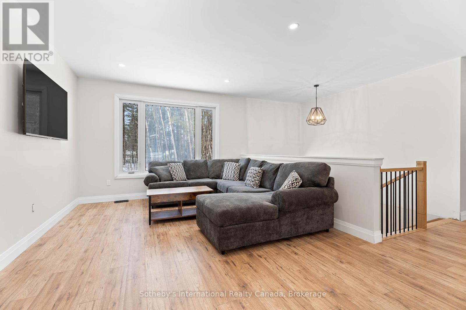 1094 Laidlaw Avenue, Gravenhurst, Ontario  L0K 2B0 - Photo 17 - X11994692