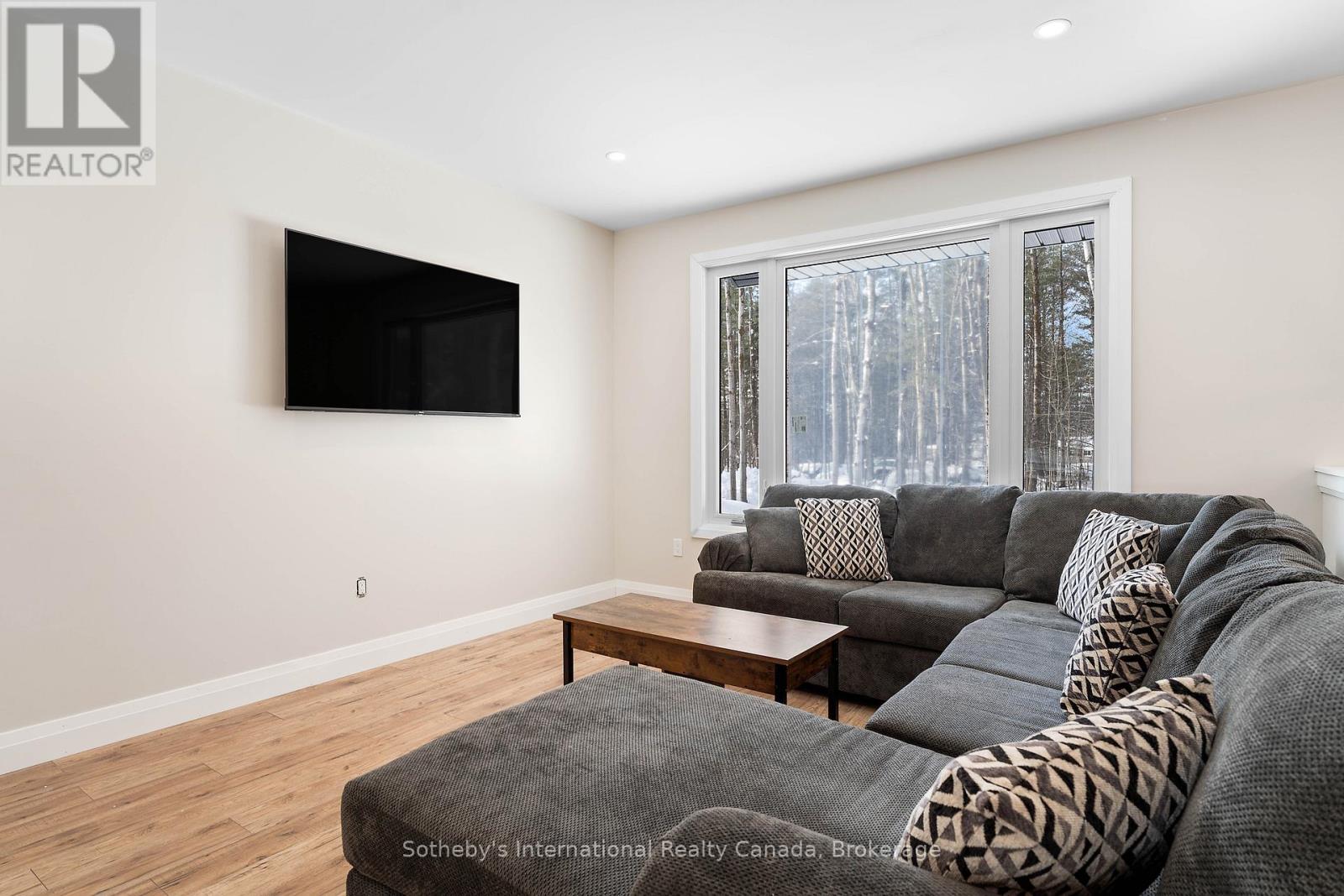 1094 Laidlaw Avenue, Gravenhurst, Ontario  L0K 2B0 - Photo 18 - X11994692