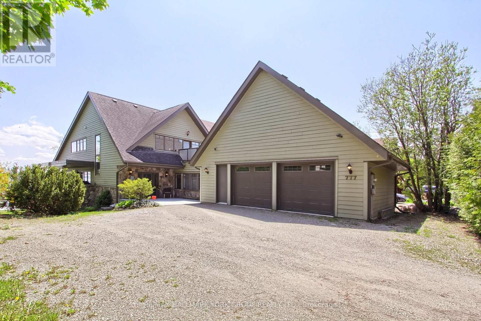 Property at 777 LAKELANDS AVENUE image 1