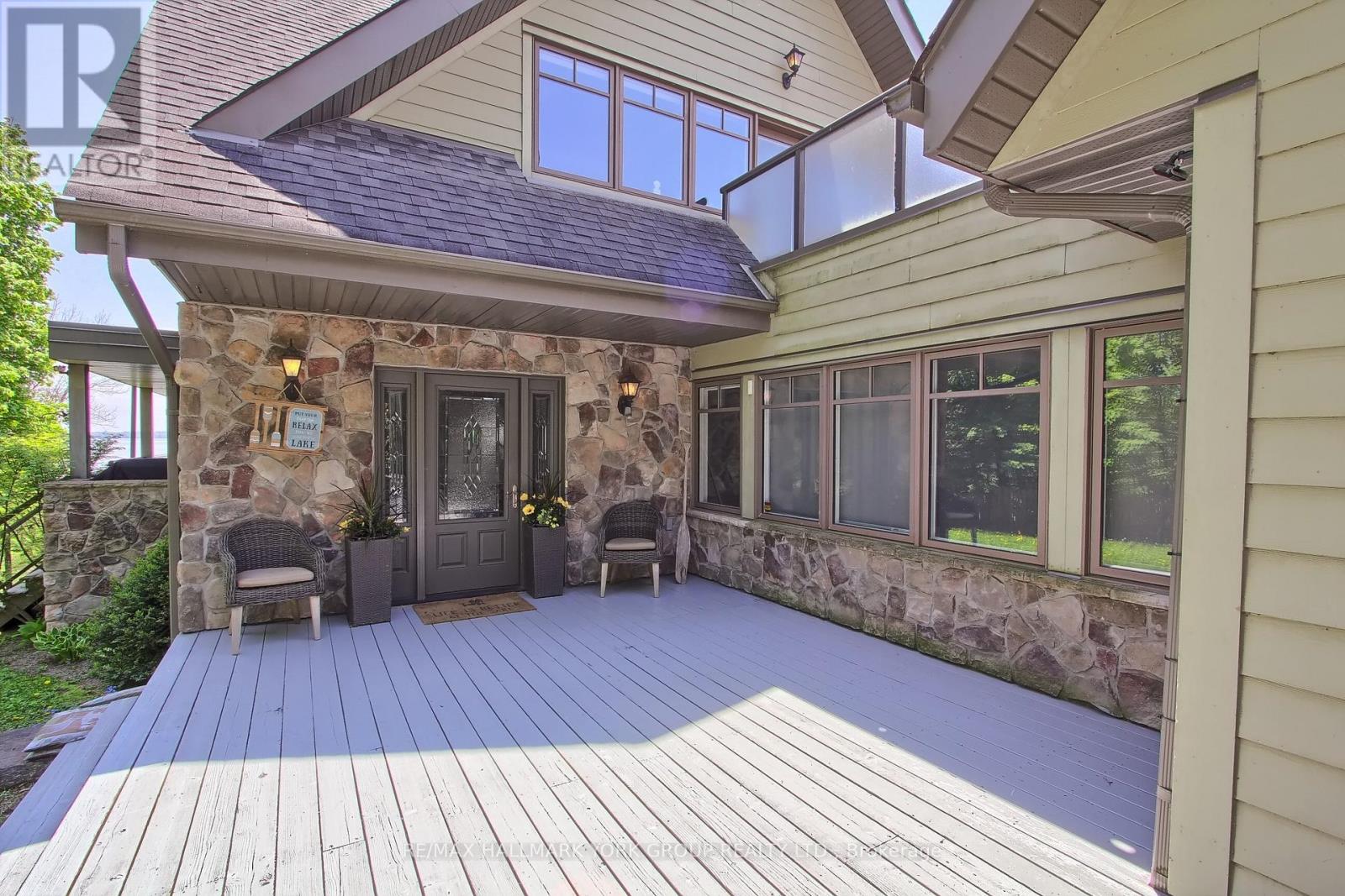 Property at 777 LAKELANDS AVENUE image 2