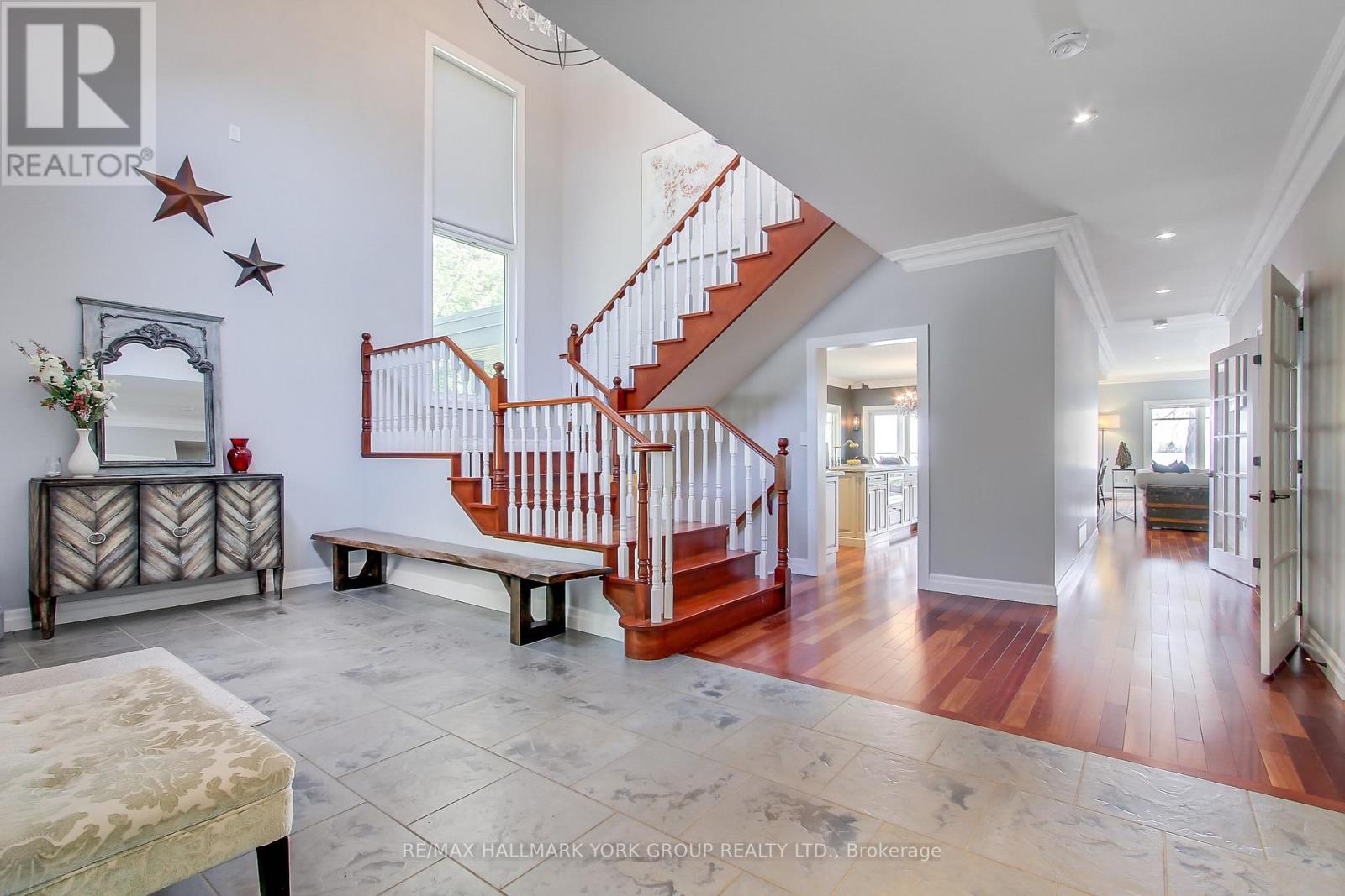 Property at 777 LAKELANDS AVENUE image 4