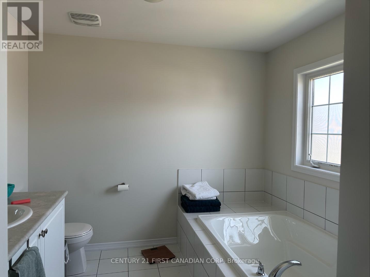 7732 Butternut Boulevard E, Niagara Falls, Ontario  L2E 6N9 - Photo 12 - X11994799