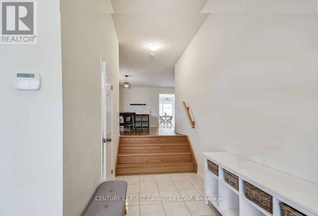 7732 Butternut Boulevard E, Niagara Falls, Ontario  L2E 6N9 - Photo 3 - X11994799
