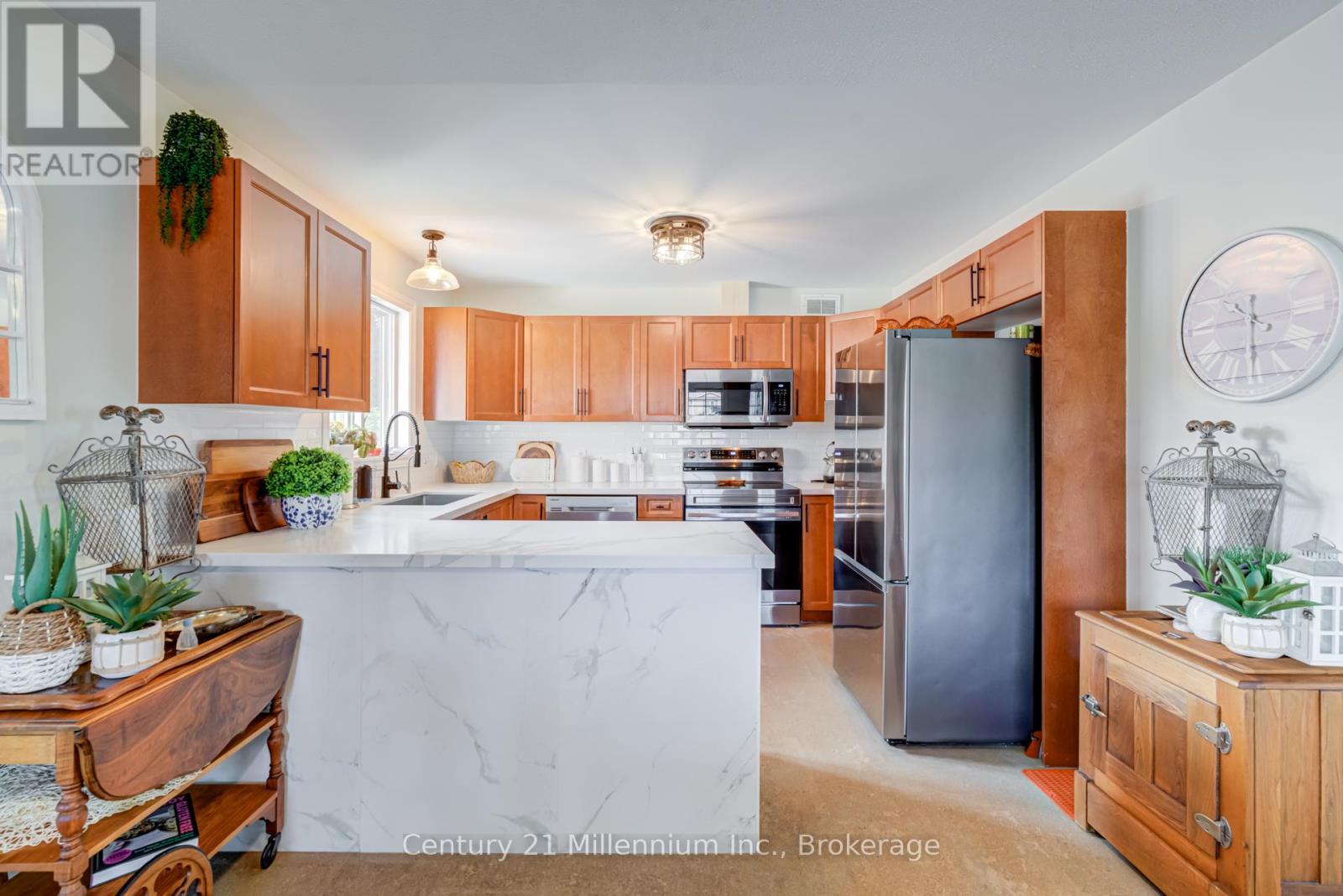 61 Pennsylvania Avenue S, Wasaga Beach, Ontario  L9Z 3A8 - Photo 13 - S11994829