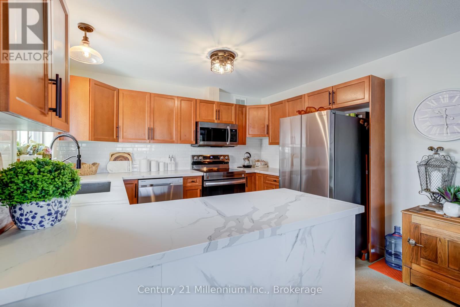 61 Pennsylvania Avenue S, Wasaga Beach, Ontario  L9Z 3A8 - Photo 14 - S11994829