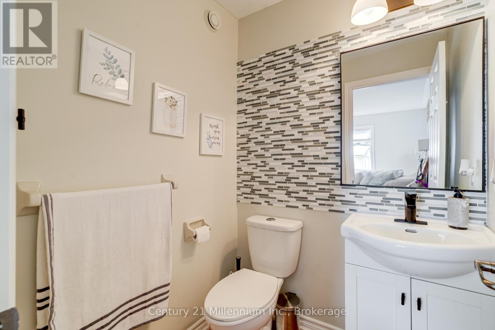 61 Pennsylvania Avenue S, Wasaga Beach, Ontario  L9Z 3A8 - Photo 20 - S11994829
