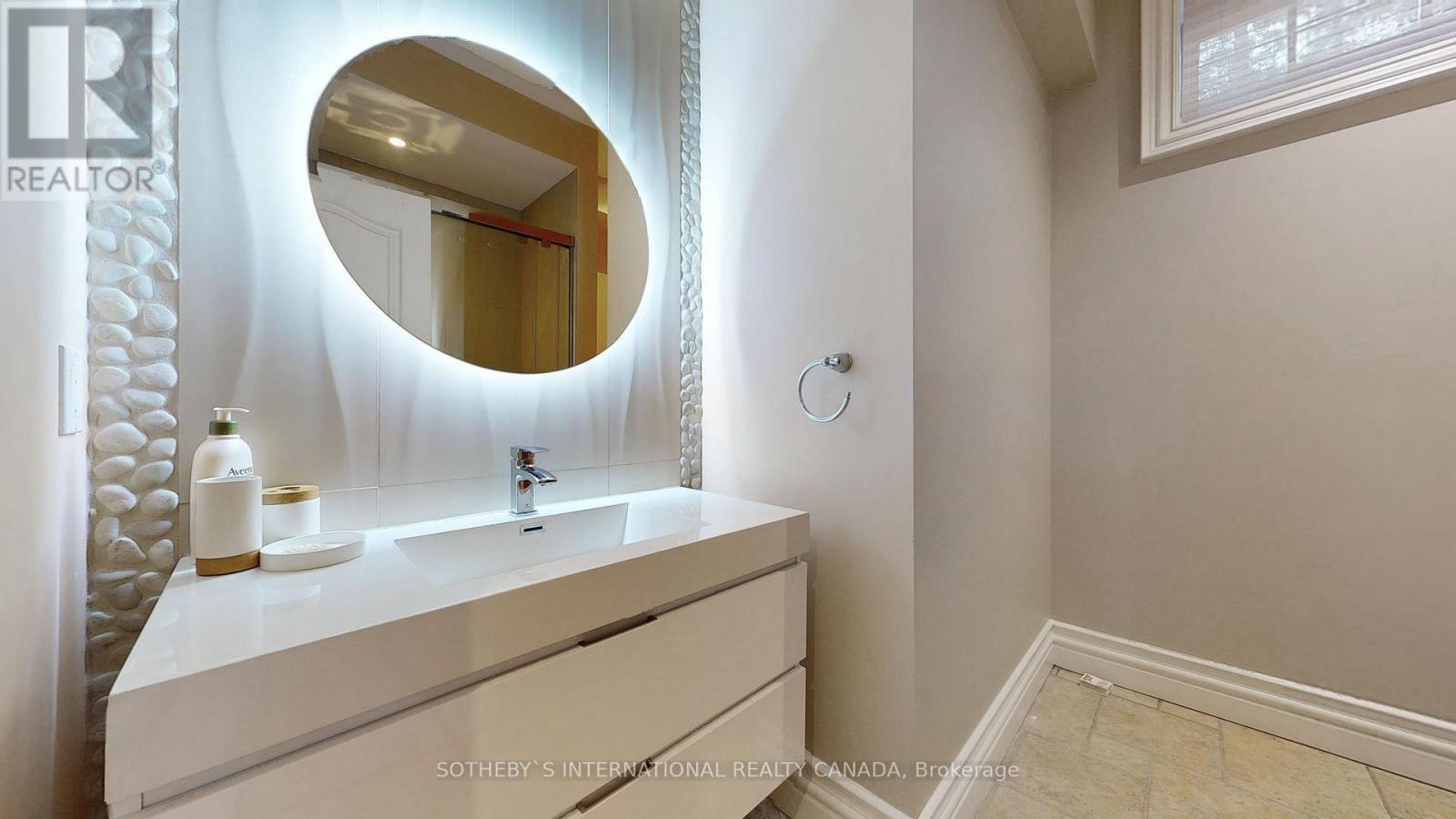 28 Glenorchy Road, Toronto, Ontario  M3C 2P9 - Photo 17 - C11994878