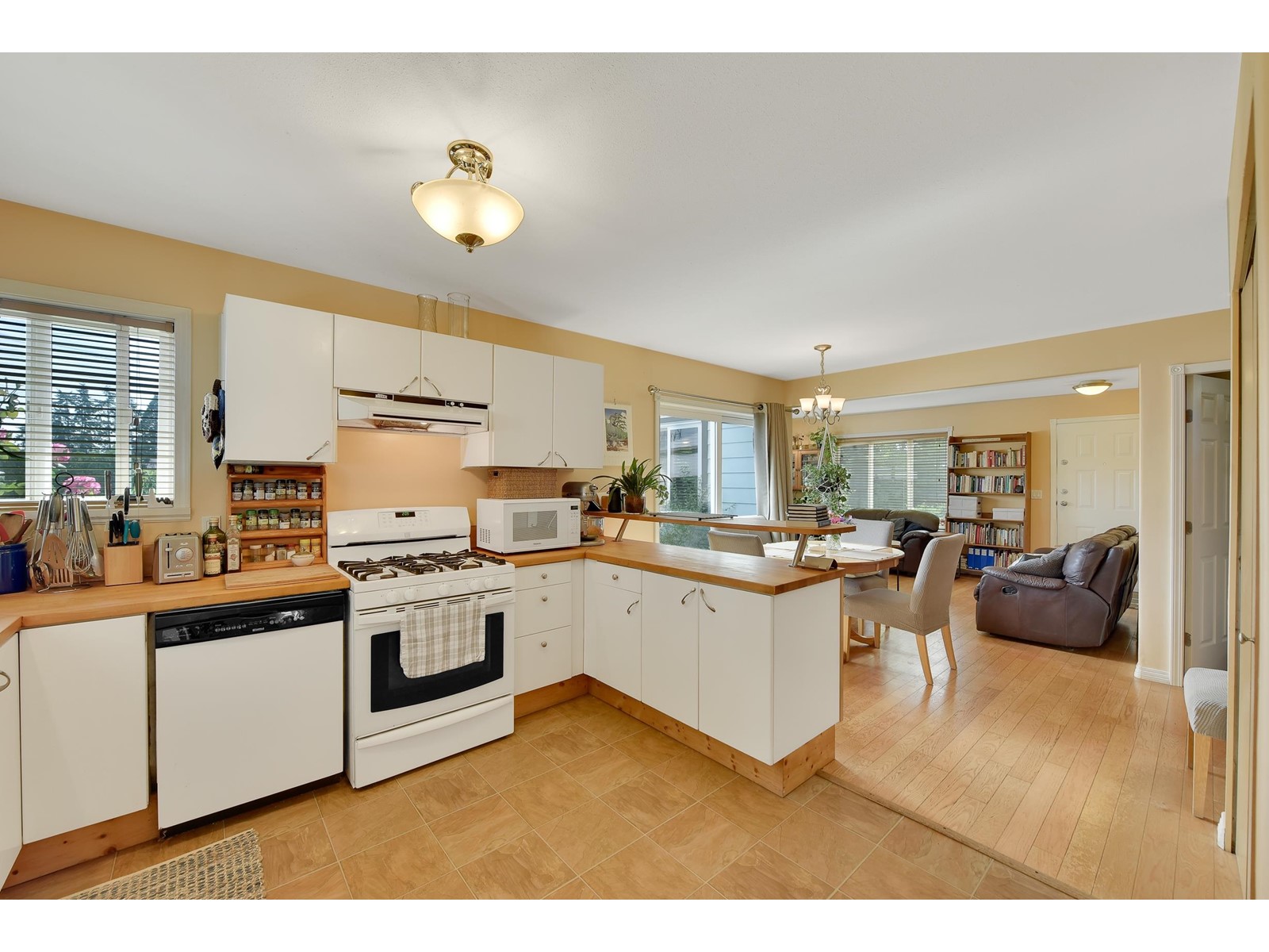8956 128st Street, Surrey, British Columbia  V3V 5M7 - Photo 10 - R2971548