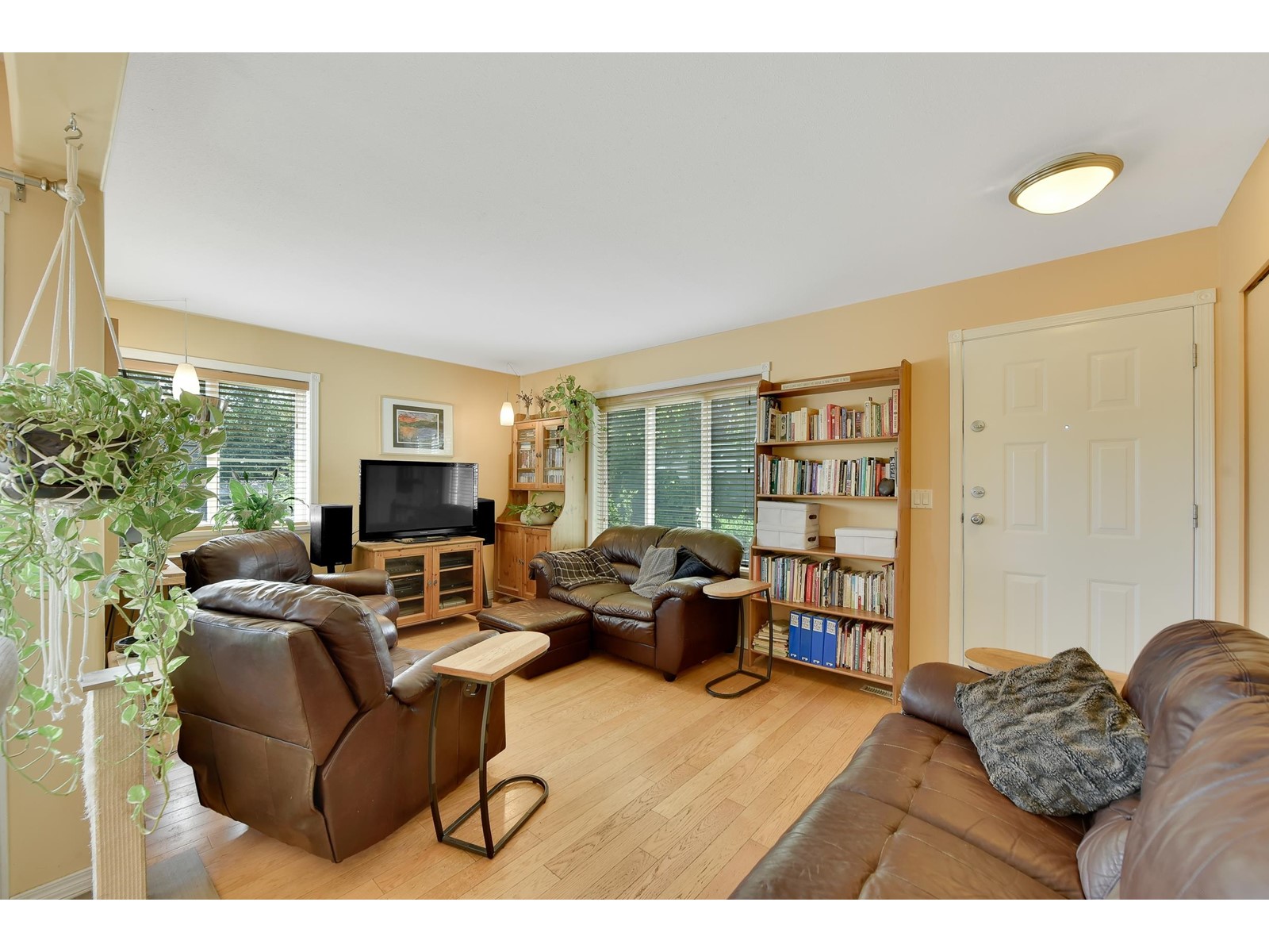 8956 128st Street, Surrey, British Columbia  V3V 5M7 - Photo 3 - R2971548