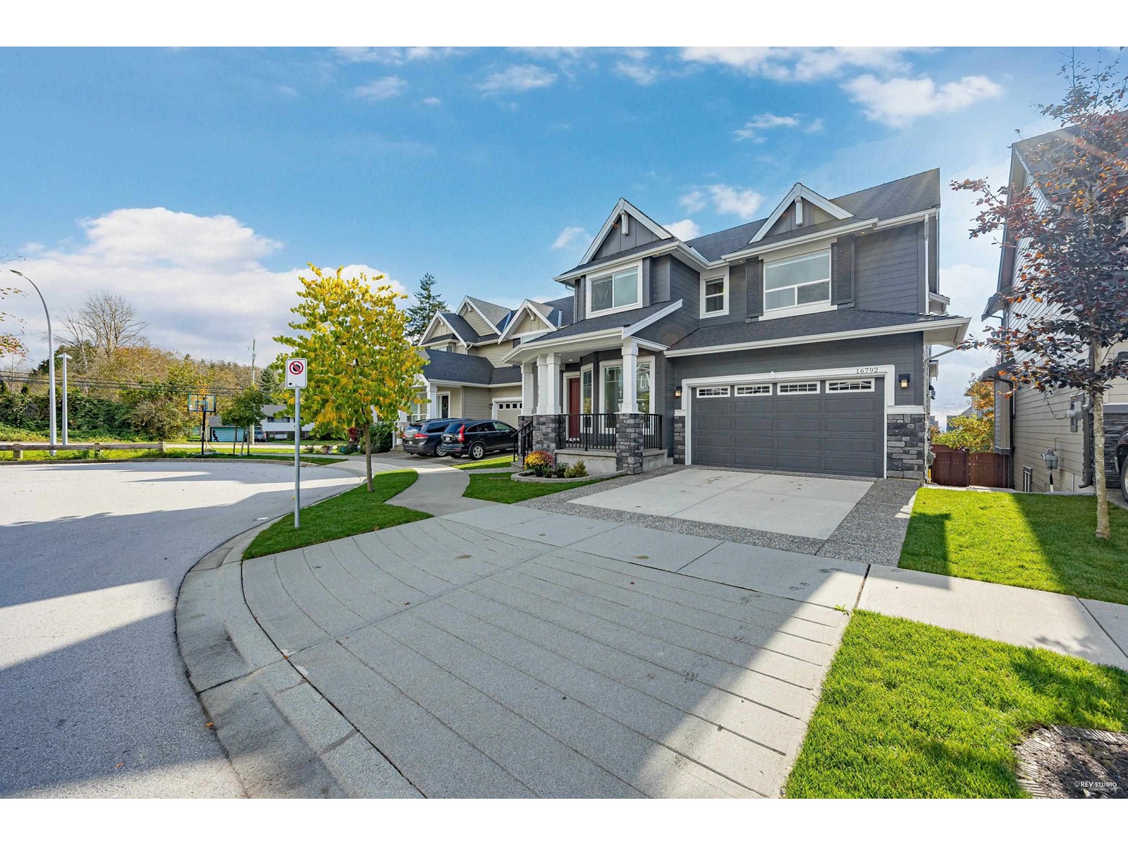 Property at 16792 17B AVENUE image 3