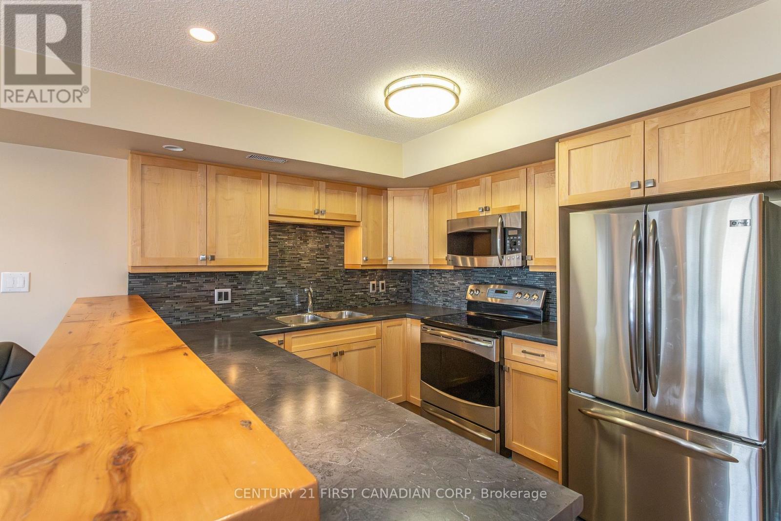 20 - 40 Ontario Street S, Lambton Shores (Grand Bend), Ontario  N0M 1T0 - Photo 15 - X11994963