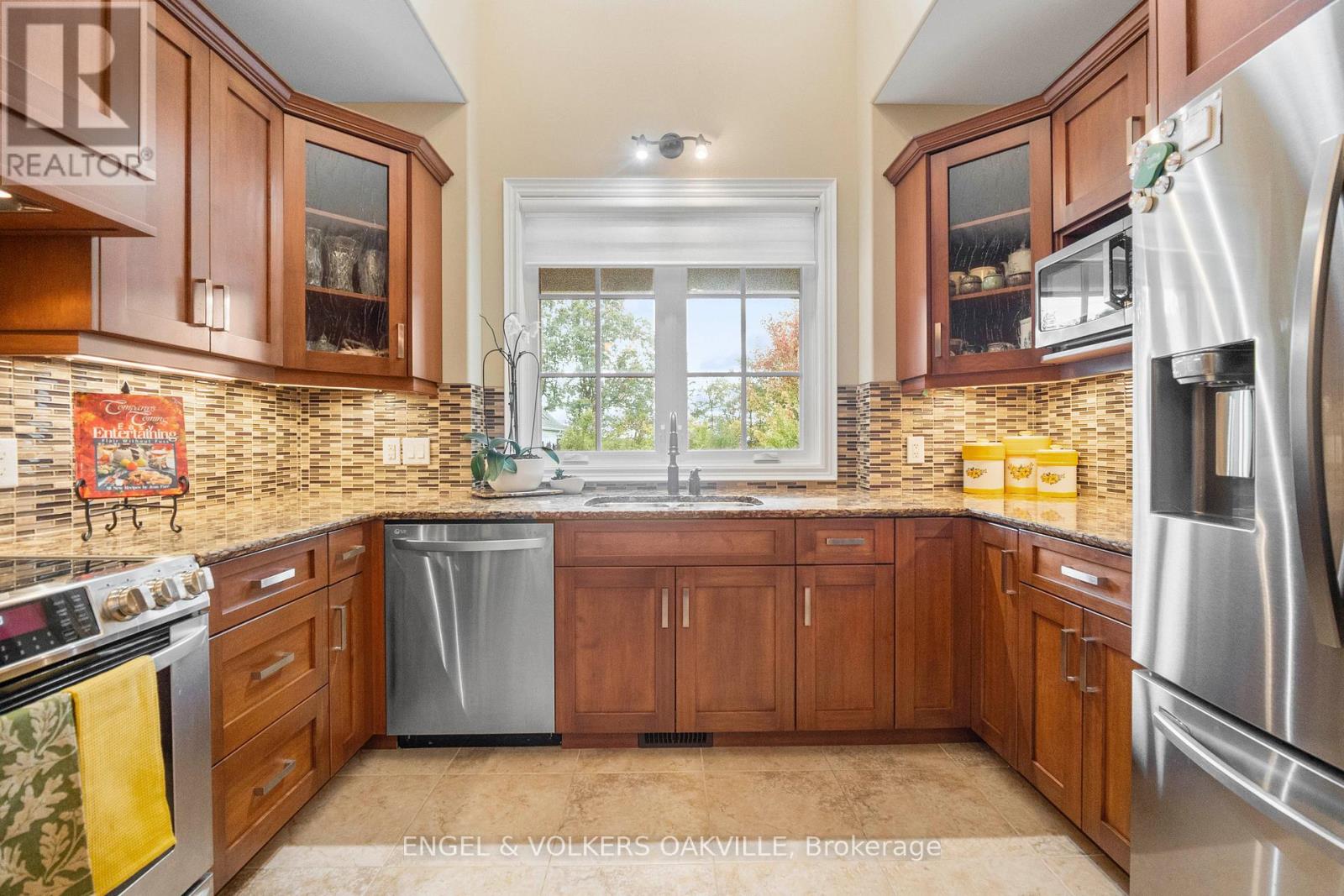 44 Stoneridge Crescent, Niagara-On-The-Lake, Ontario  L0S 1J1 - Photo 12 - X11994930