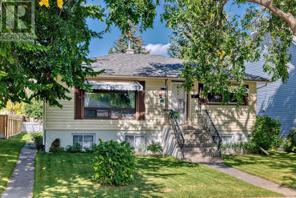 Property at 120 41 Avenue NW image 1