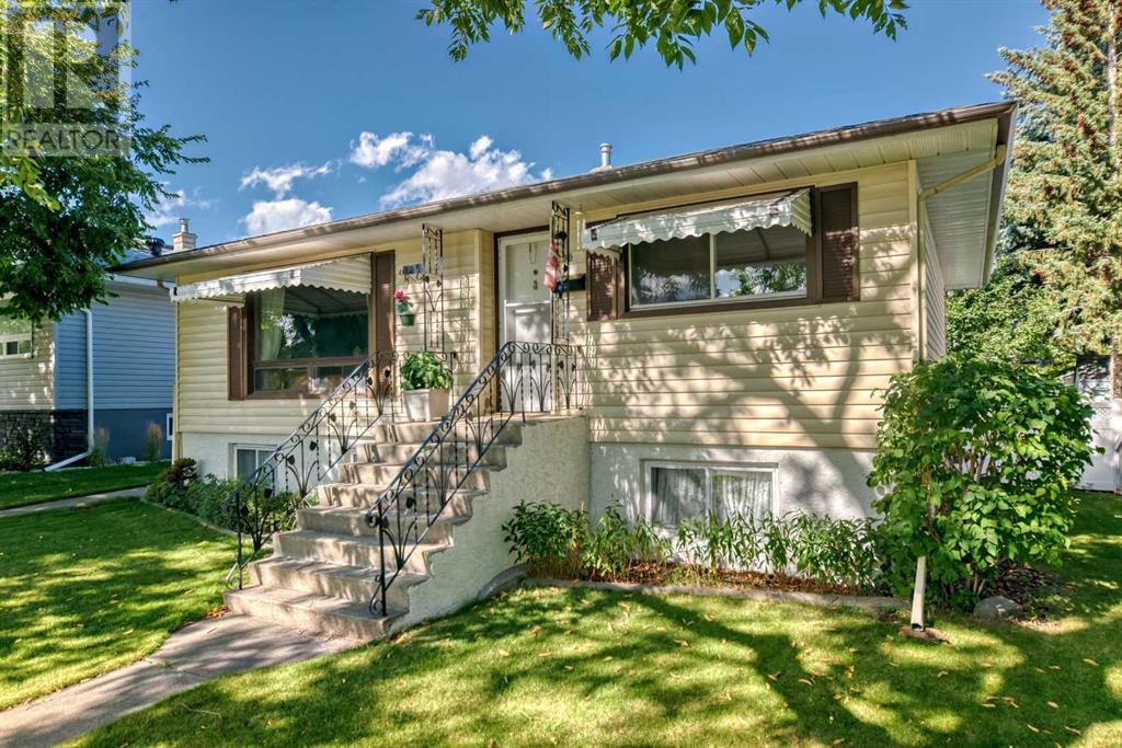 Property at 120 41 Avenue NW image 2