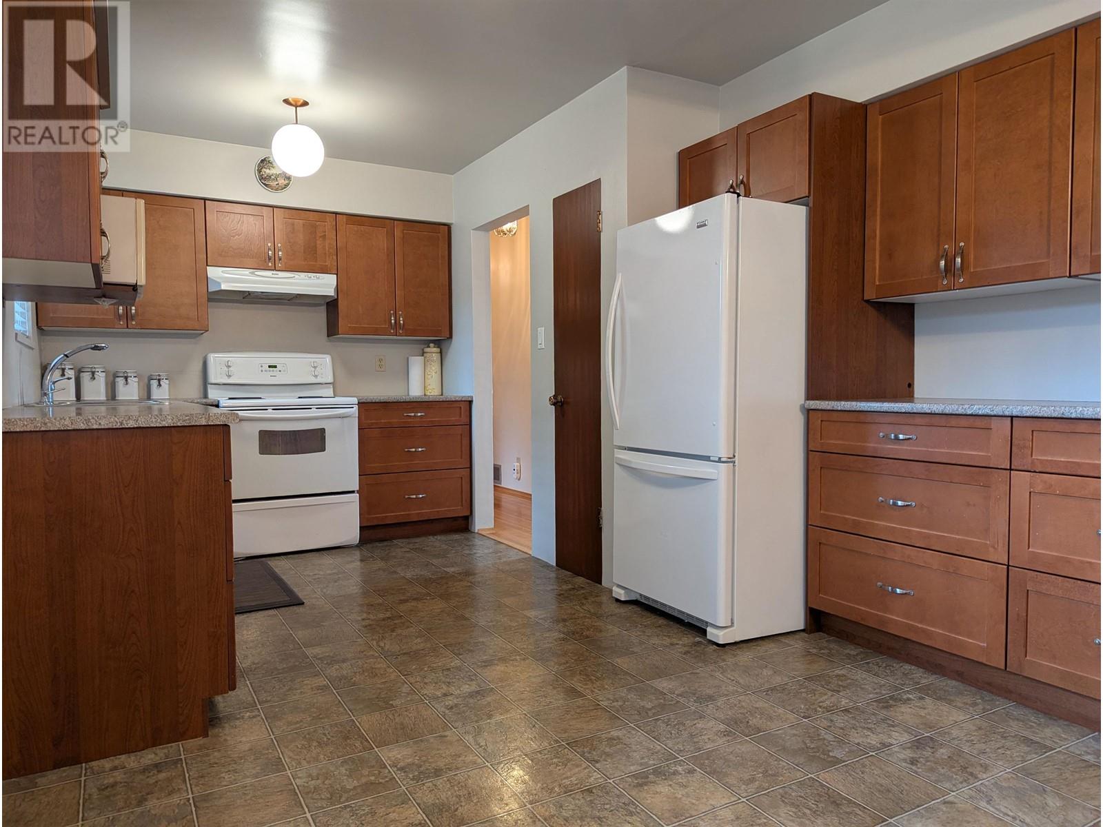 7193 Maureen Crescent, Burnaby, British Columbia  V5A 1H2 - Photo 8 - R2970111