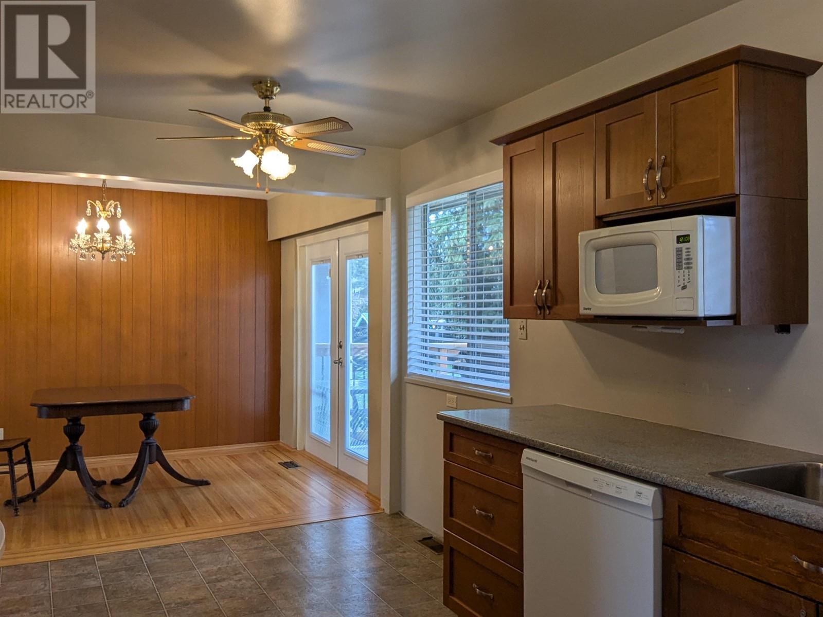7193 Maureen Crescent, Burnaby, British Columbia  V5A 1H2 - Photo 11 - R2970111