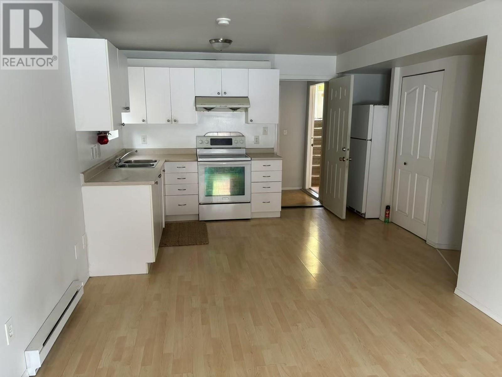 3185 Tahsis Avenue, Coquitlam, British Columbia  V3B 6A2 - Photo 3 - R2971359