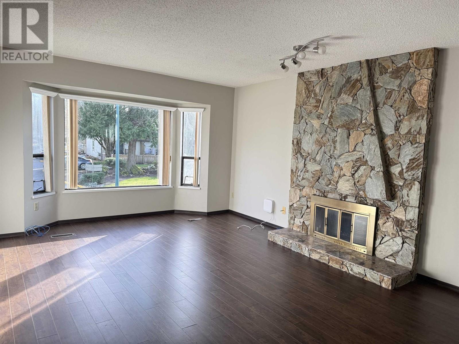 3185 Tahsis Avenue, Coquitlam, British Columbia  V3B 6A2 - Photo 4 - R2971359