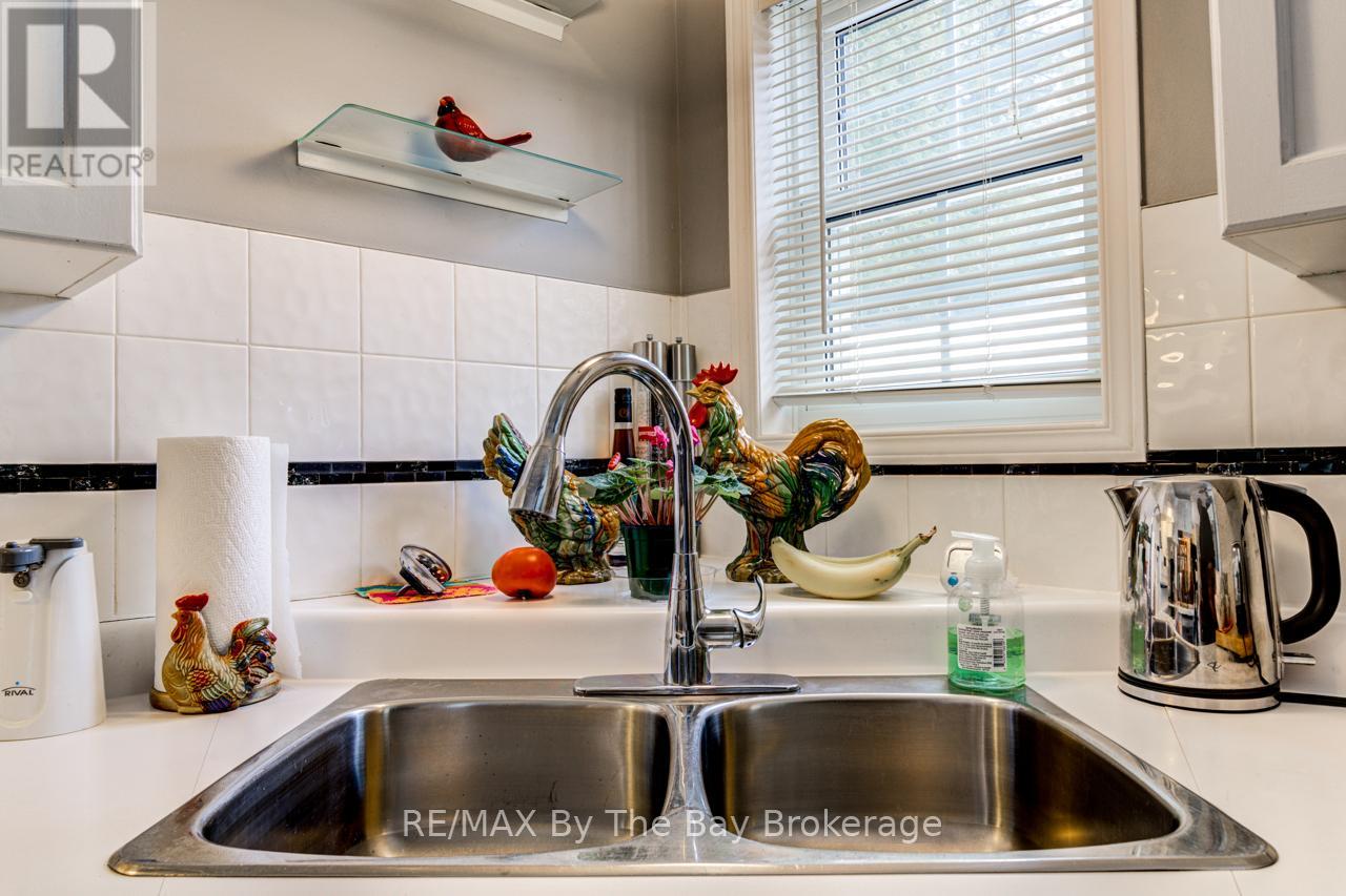 2 Topaz Street, Wasaga Beach, Ontario  L9Z 1X7 - Photo 14 - S11995135