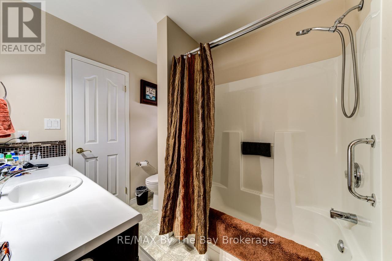 2 Topaz Street, Wasaga Beach, Ontario  L9Z 1X7 - Photo 18 - S11995135