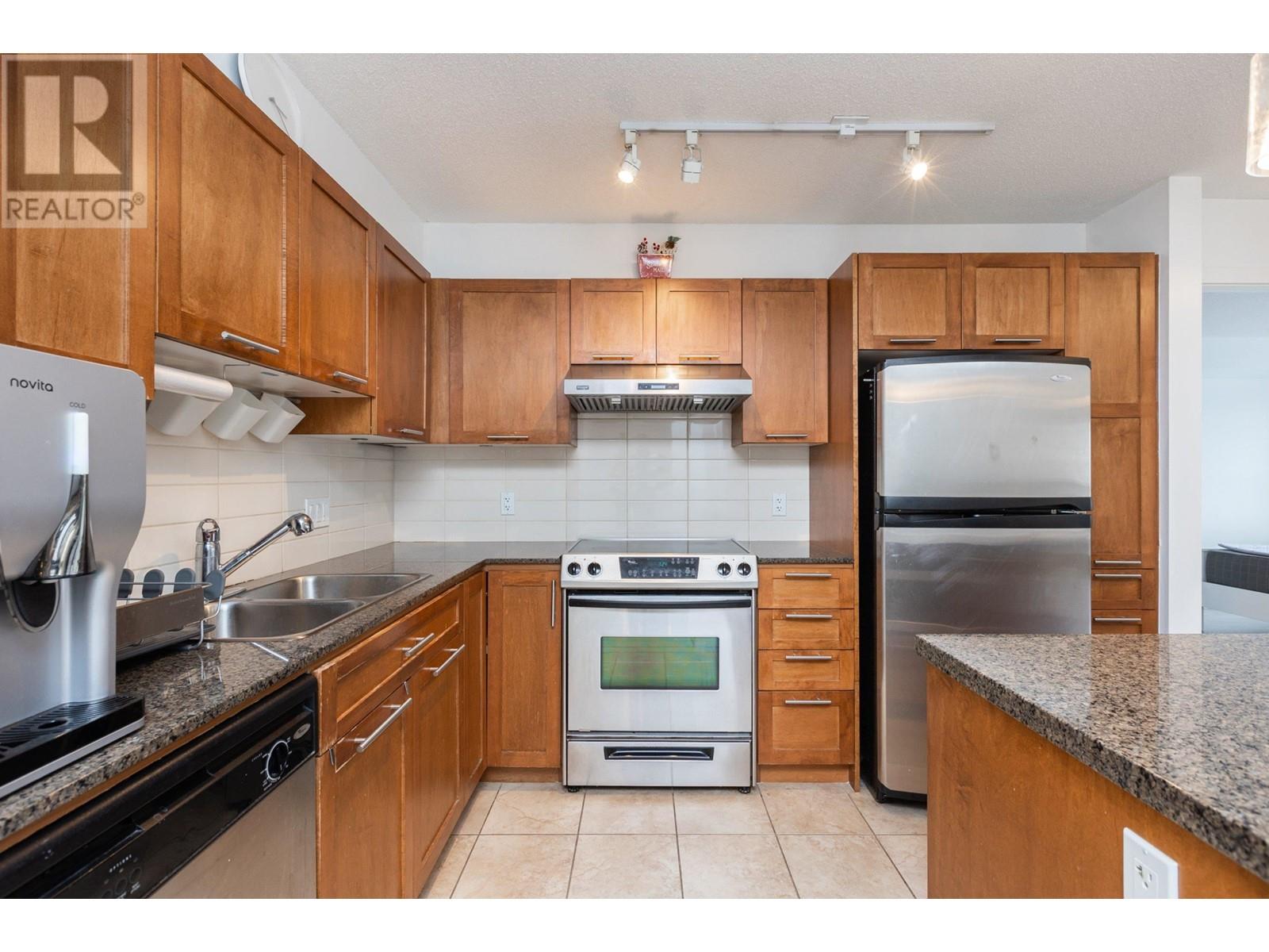 207 19673 Meadow Gardens Way, Pitt Meadows, British Columbia  V3Y 0A1 - Photo 4 - R2970860