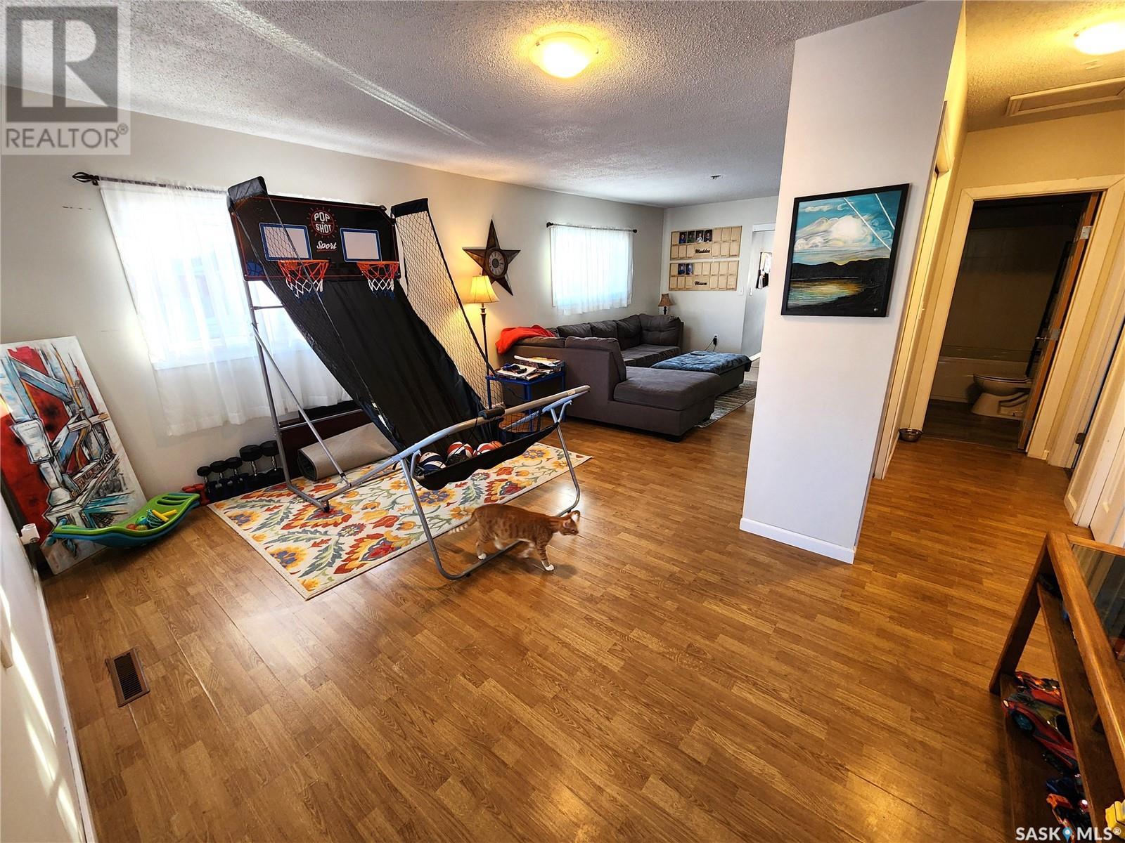Property at 302 Main STREET image 4
