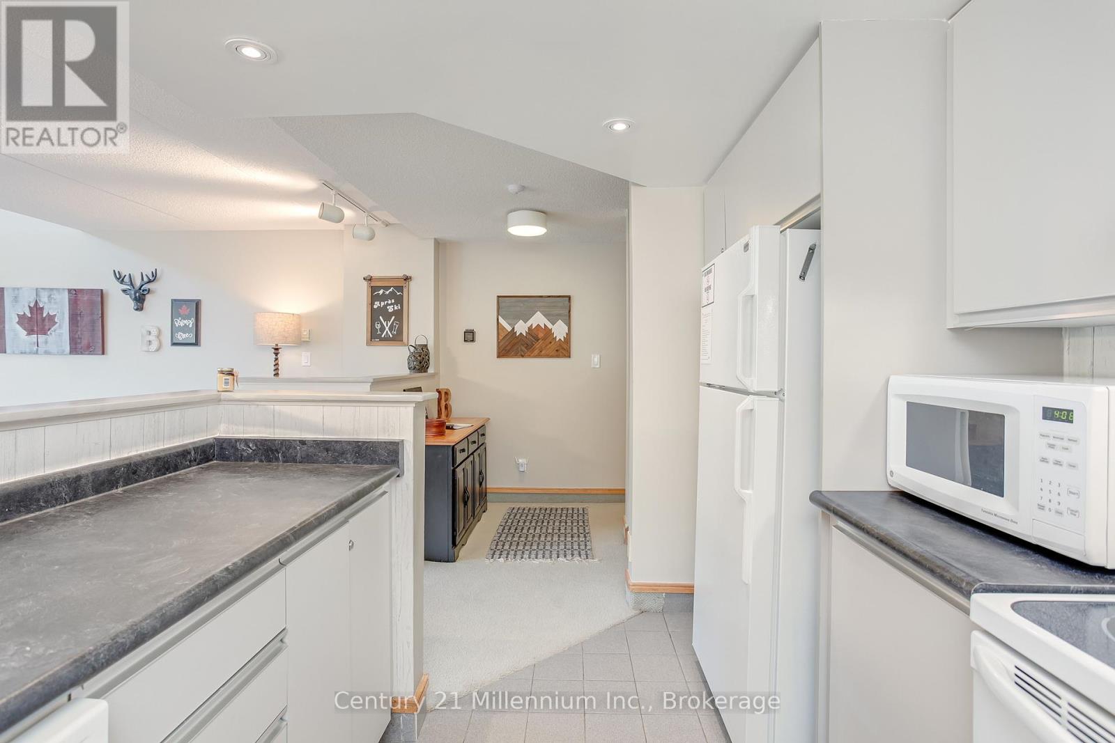 313 - 107 Ann Heggtveit Drive, Blue Mountains, Ontario  L9Y 0P7 - Photo 7 - X11994176