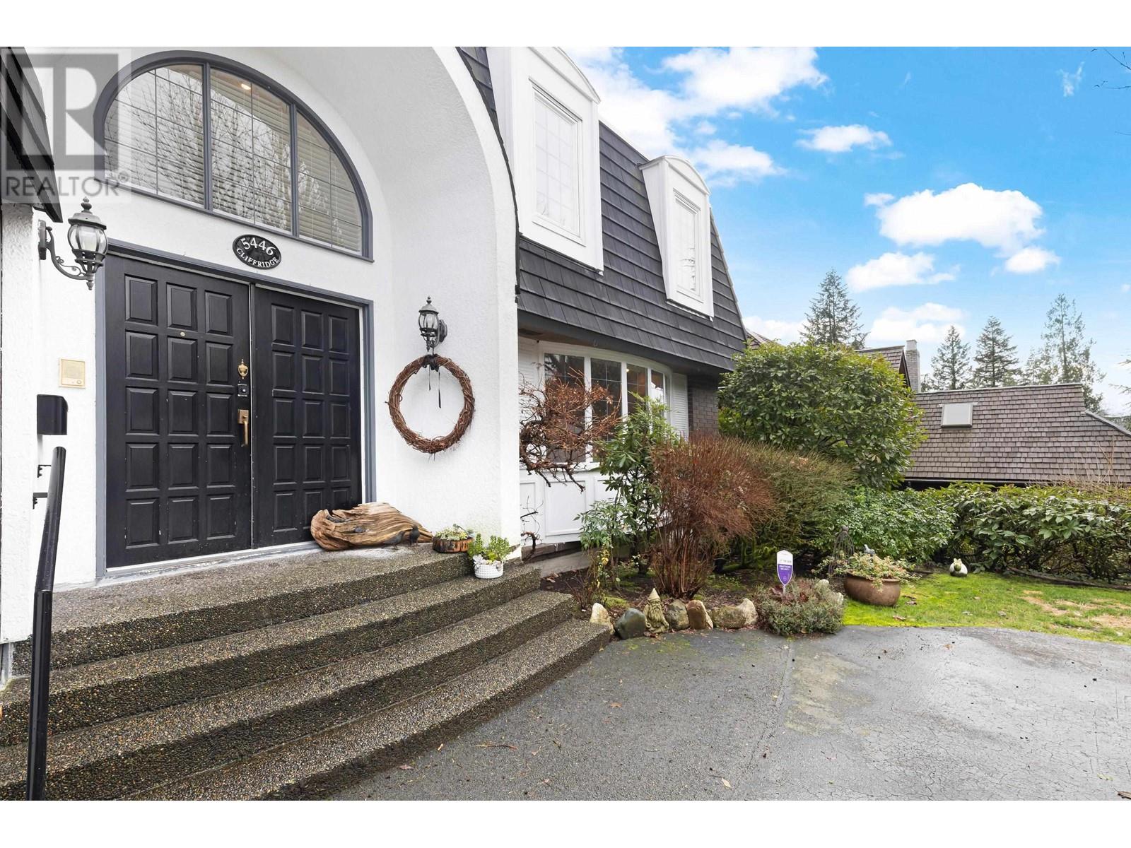 5446 Cliffridge Avenue, North Vancouver, British Columbia  V7R 4M4 - Photo 1 - R2952963