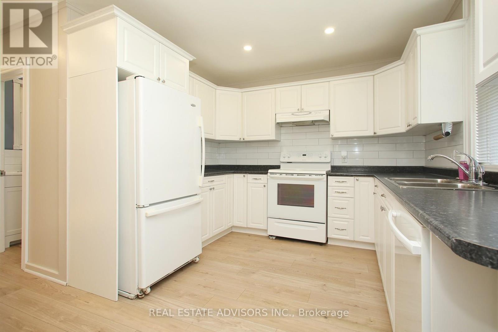7 Elizabeth Street, Innisfil (Cookstown), Ontario  L0L 1W0 - Photo 4 - N11995222