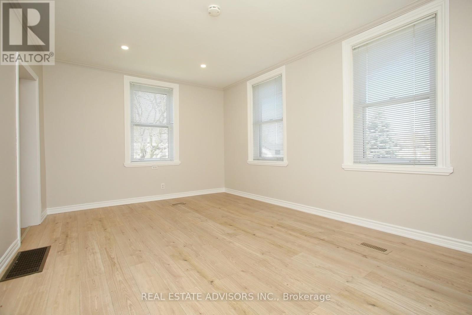 7 Elizabeth Street, Innisfil (Cookstown), Ontario  L0L 1W0 - Photo 9 - N11995222