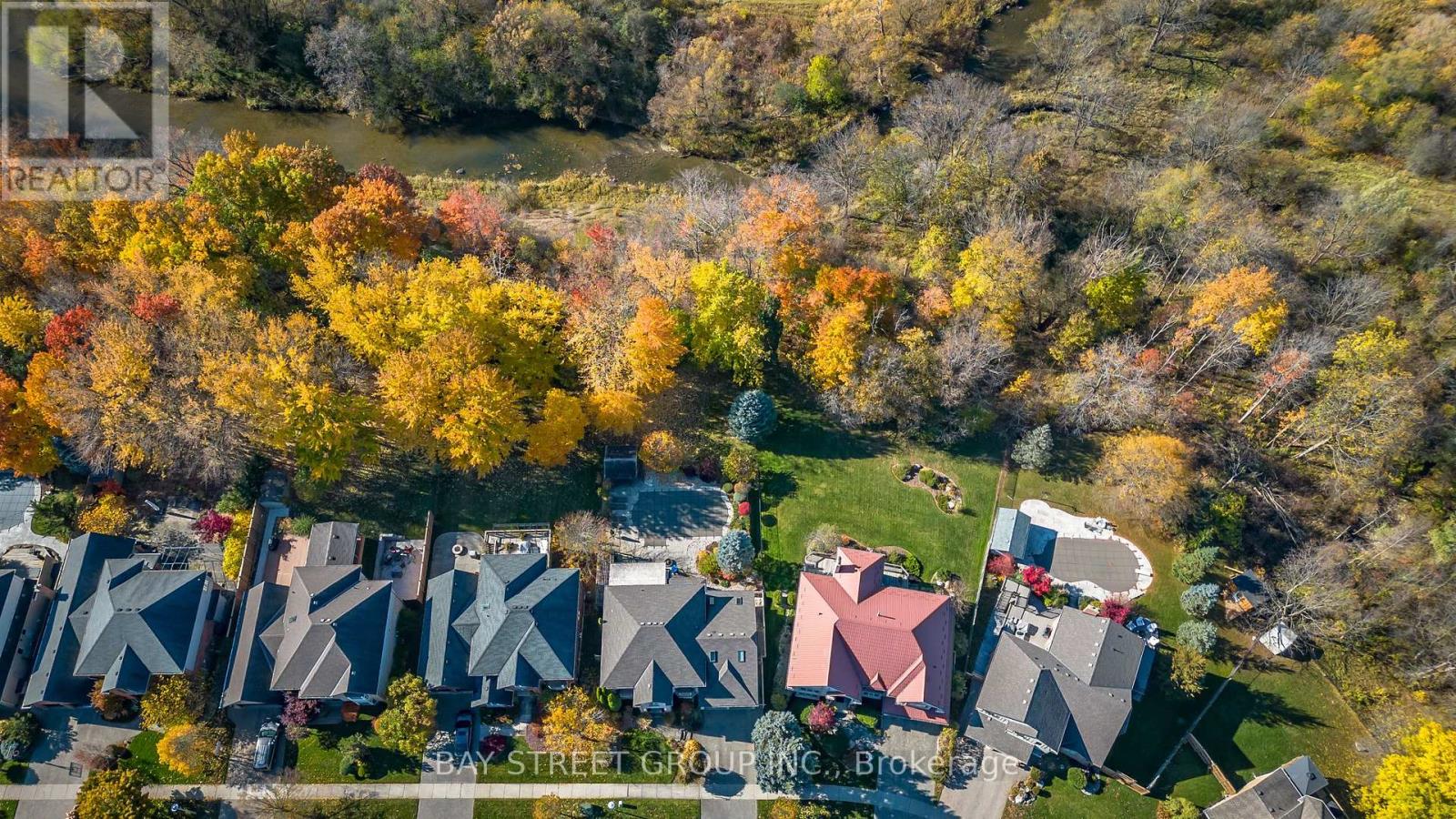 Photo 3 of 50 for 107 Glenridge Crescent