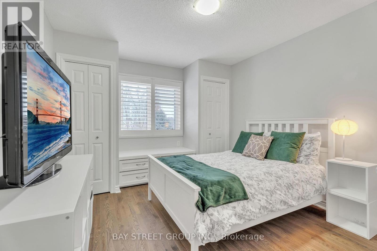 Photo 33 of 50 for 107 Glenridge Crescent