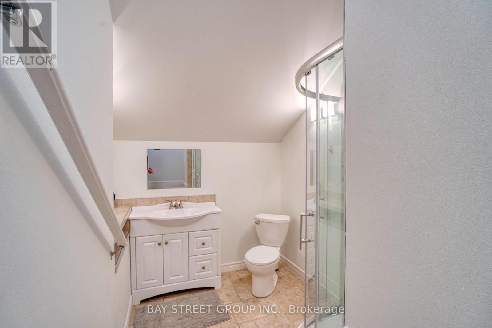 Photo 36 of 50 for 107 Glenridge Crescent