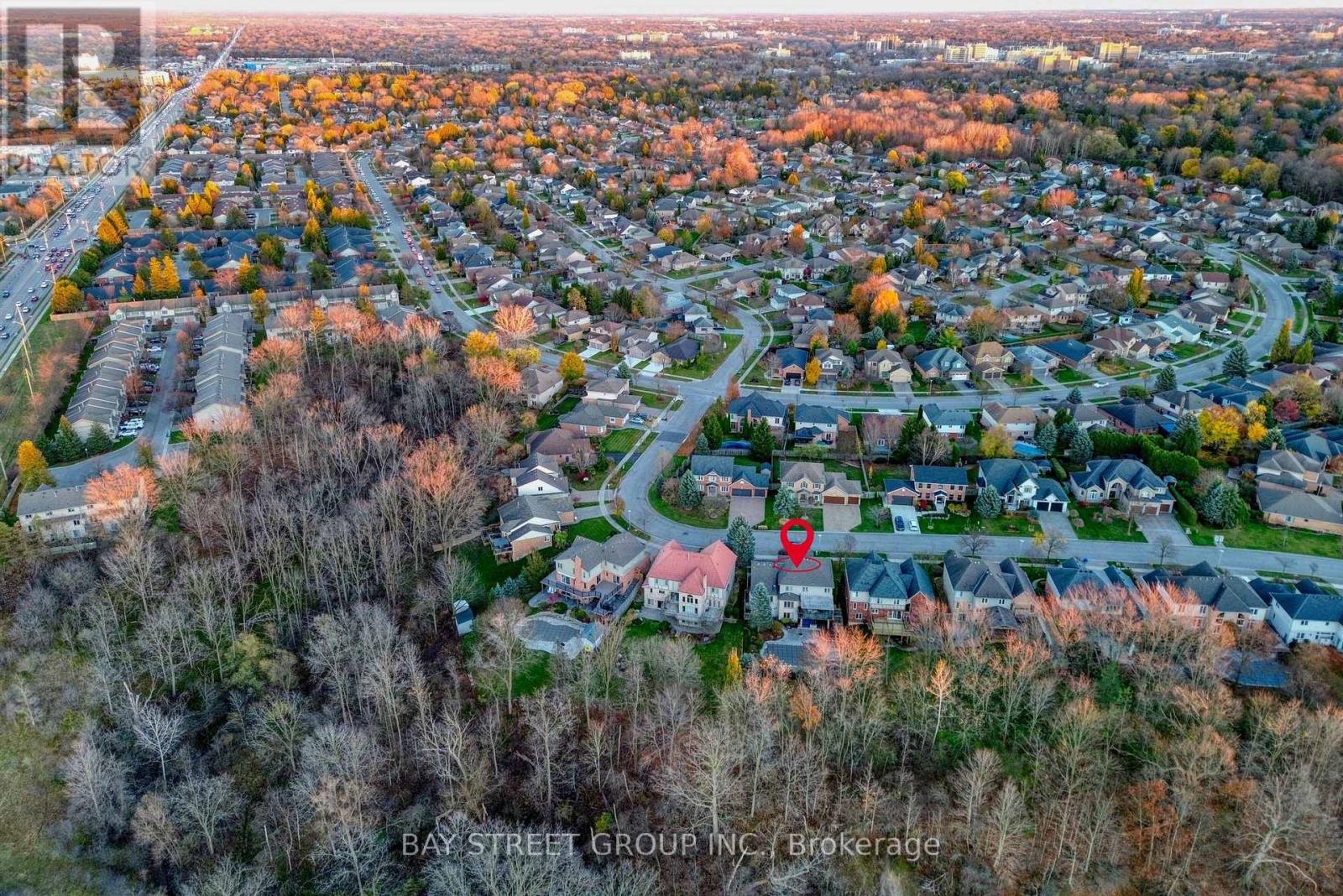 107 Glenridge Crescent, London, Ontario  N6G 4X9 - Photo 4 - X11995209