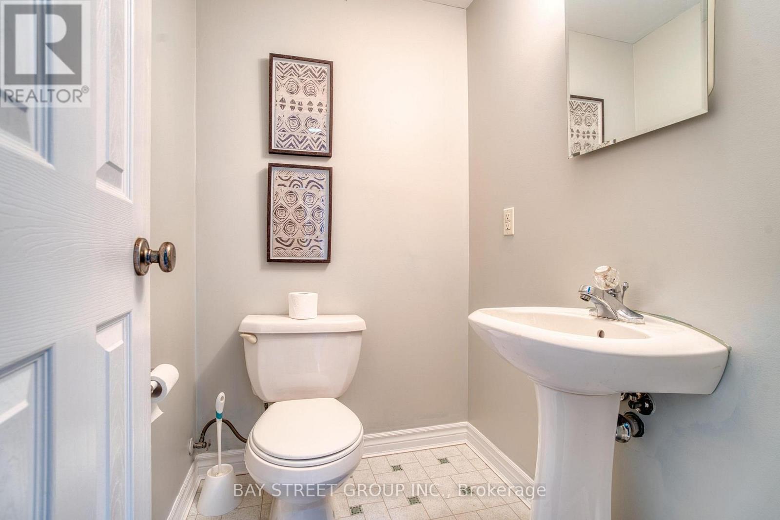 Photo 40 of 50 for 107 Glenridge Crescent
