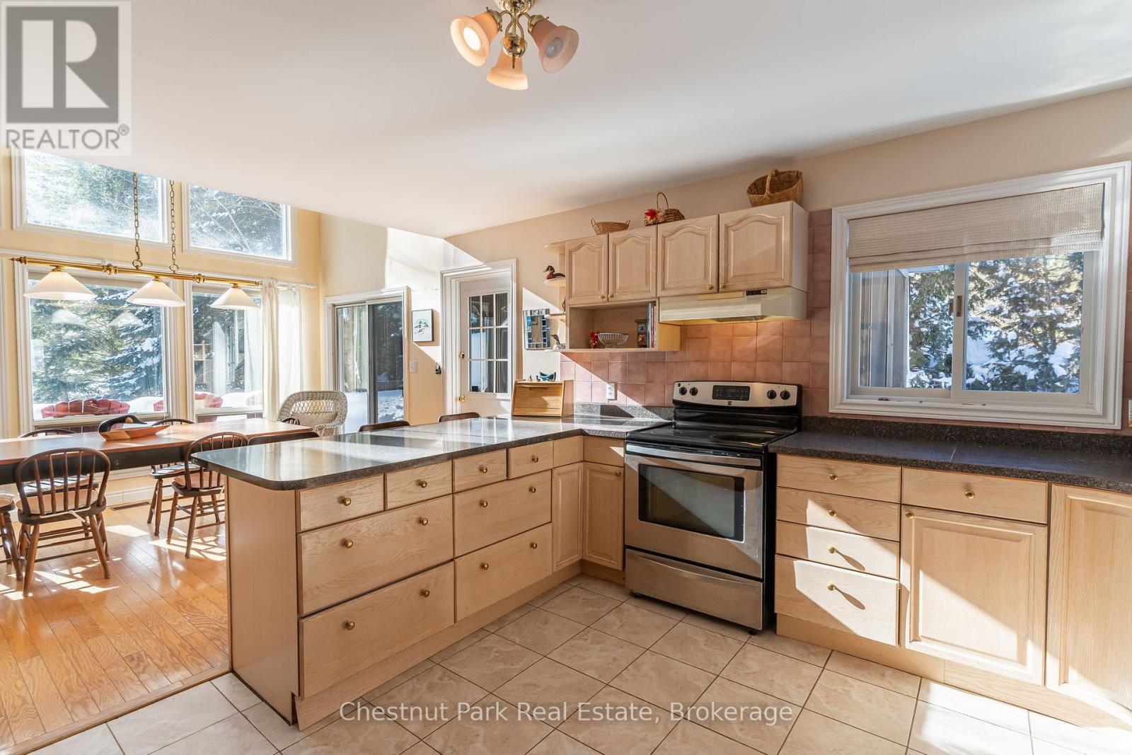 1023 Stonegate Court, Dysart Et Al, Ontario  K0M 1S0 - Photo 9 - X11993502