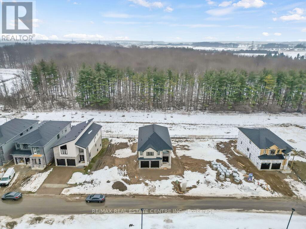 883 Darnley Boulevard