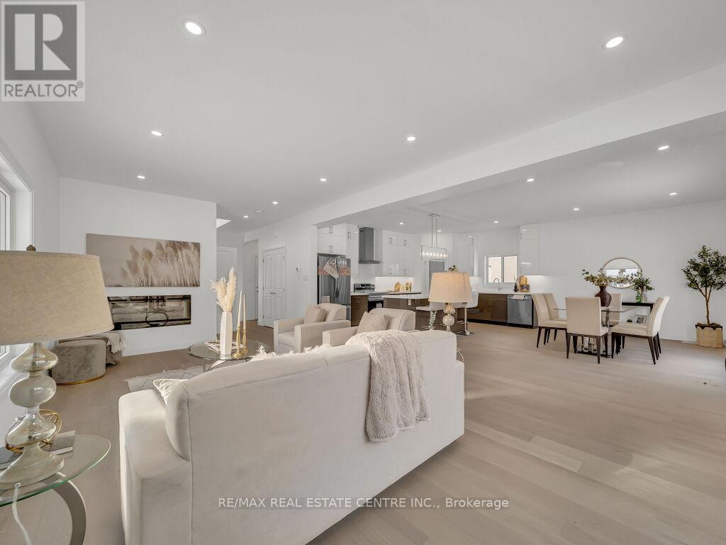 Photo 18 of 50 for 883 Darnley Boulevard