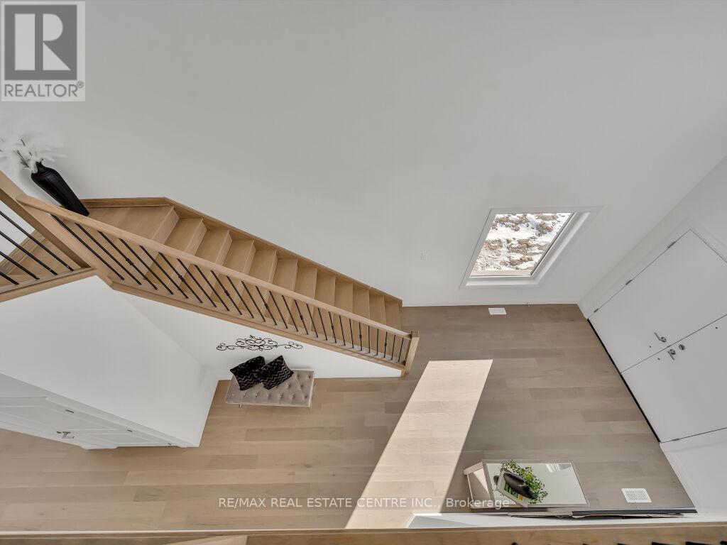 Photo 19 of 50 for 883 Darnley Boulevard