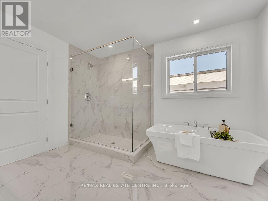 Photo 25 of 50 for 883 Darnley Boulevard